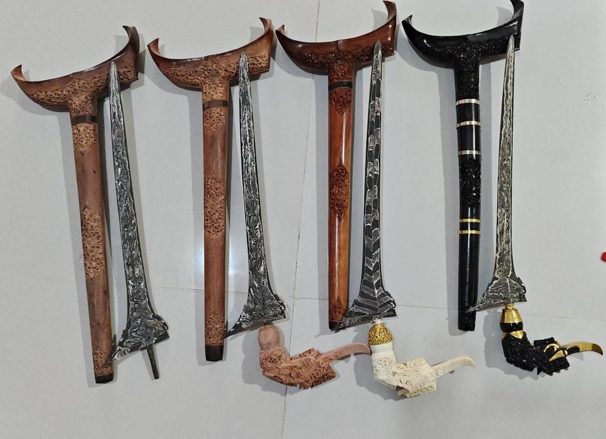 PUSAKA KERIS & LANDIYAN